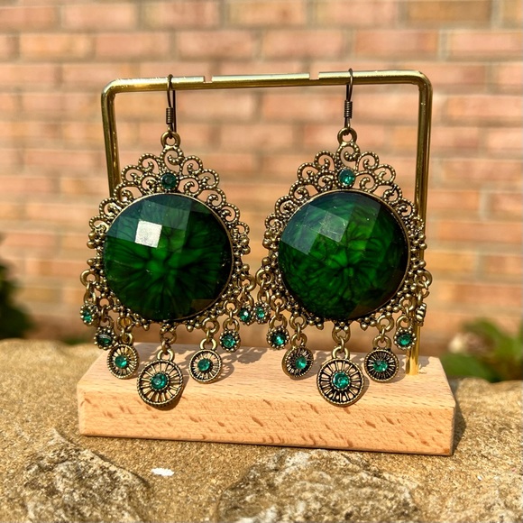 Jewelry - Elaborate Green and Gold Dangle Earrings